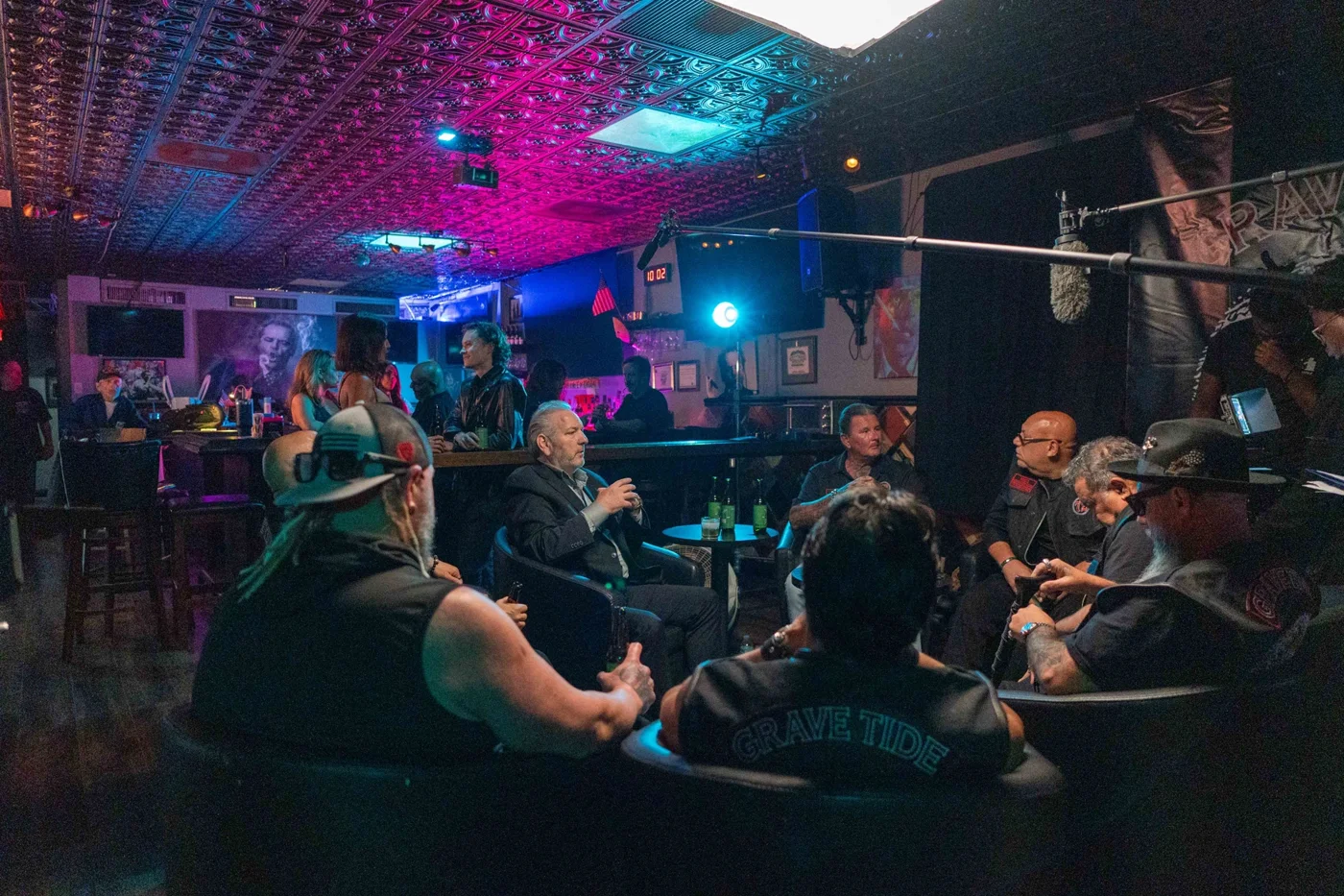 Behind the scenes on a MOBKING production set